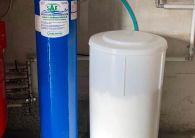 Addolcitore Acqua Doppio Corpo con Valvola Volumetrica per Potabilizzazione Acqua di Pozzo | SAE TECNOLOGY